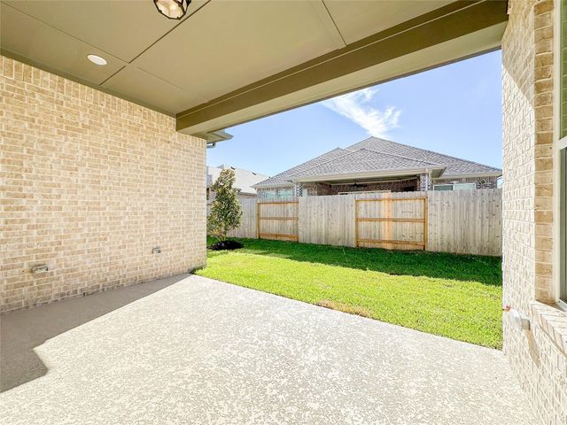 1015 Windy Creek Path, Conroe, TX 77304