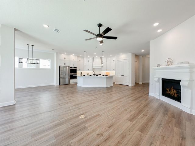 1015 Windy Creek Path, Conroe, TX 77304