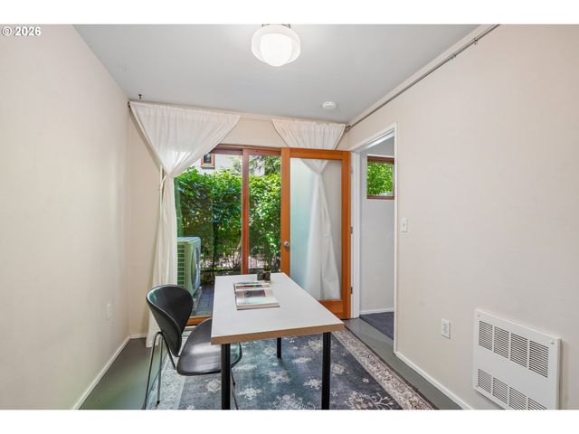 5910 Ne HOYT St, Portland, OR 97213