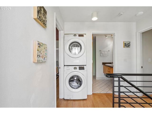 5910 Ne HOYT St, Portland, OR 97213