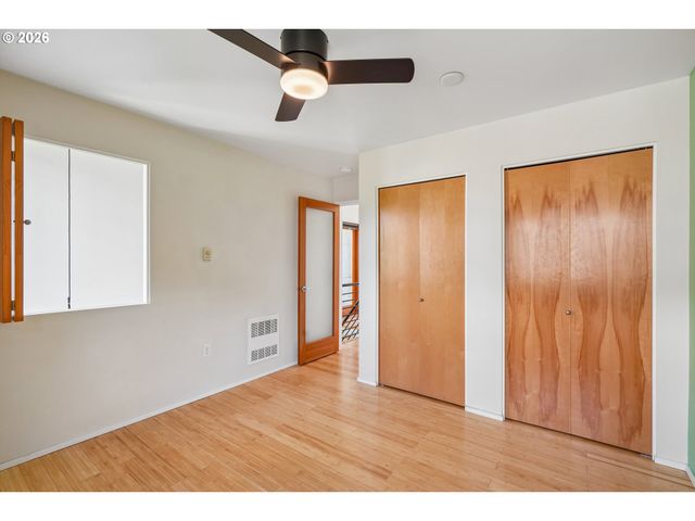 5910 Ne HOYT St, Portland, OR 97213