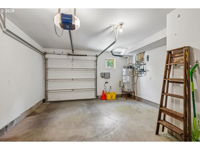 5910 Ne HOYT St, Portland, OR 97213