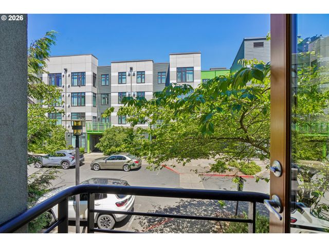 5910 Ne HOYT St, Portland, OR 97213