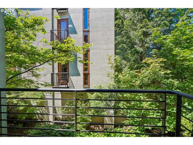 5910 Ne HOYT St, Portland, OR 97213
