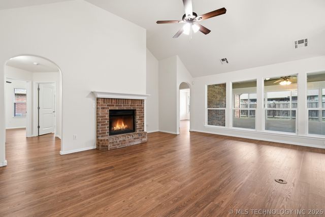 12521 S Date Place, Jenks, OK 74037