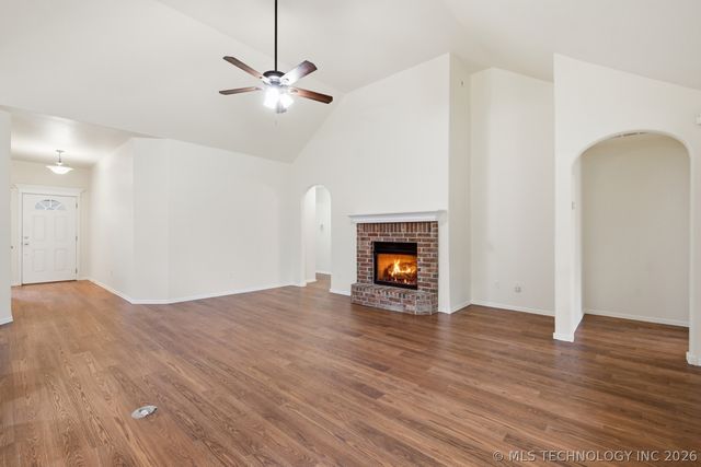 12521 S Date Place, Jenks, OK 74037