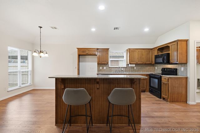 12521 S Date Place, Jenks, OK 74037