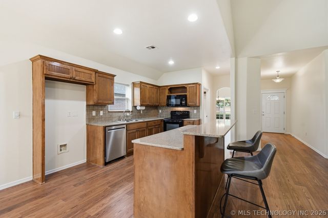 12521 S Date Place, Jenks, OK 74037