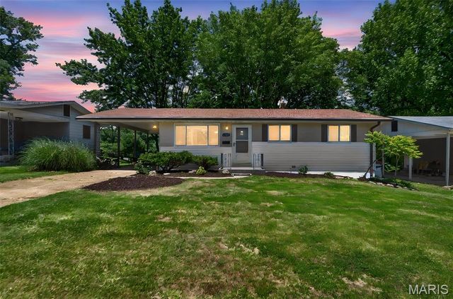 8625 Moran Place, St Louis, MO 63114