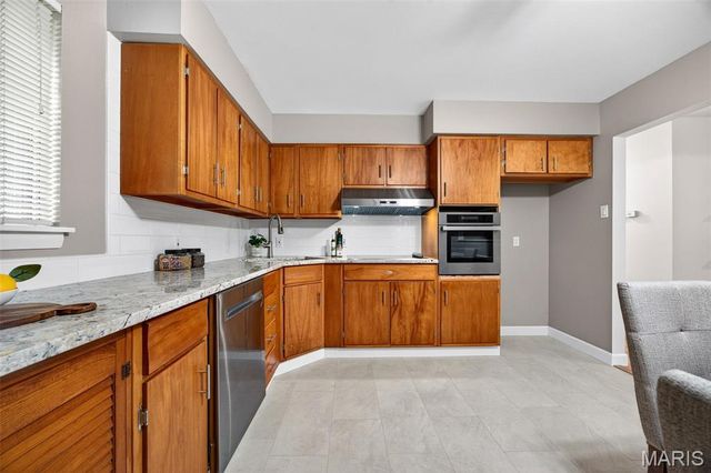 8625 Moran Place, St Louis, MO 63114