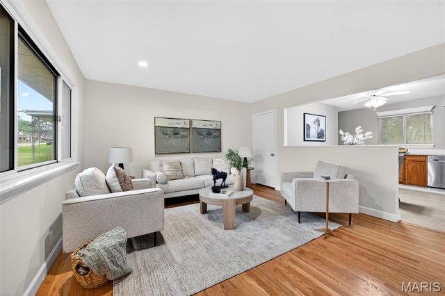 8625 Moran Place, St Louis, MO 63114