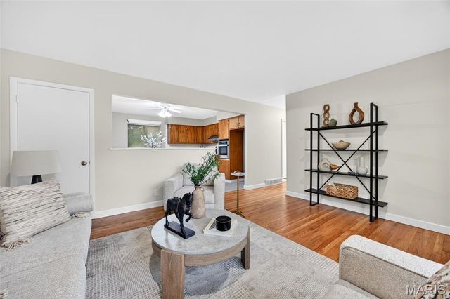 8625 Moran Place, St Louis, MO 63114