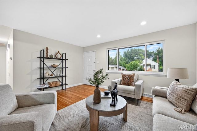 8625 Moran Place, St Louis, MO 63114