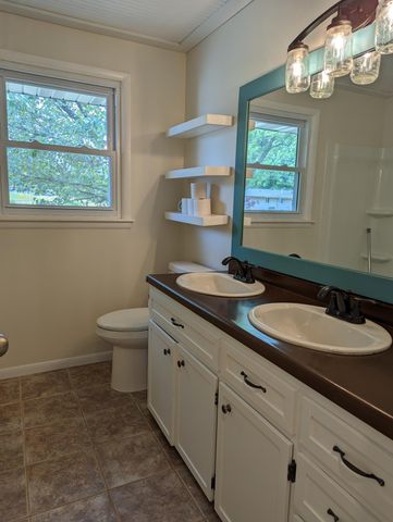 54 W 35th Street, Holland, MI 49423