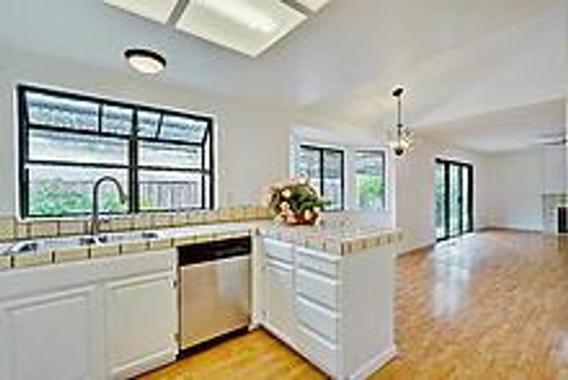 1134 Discovery Way, Concord, CA 94521