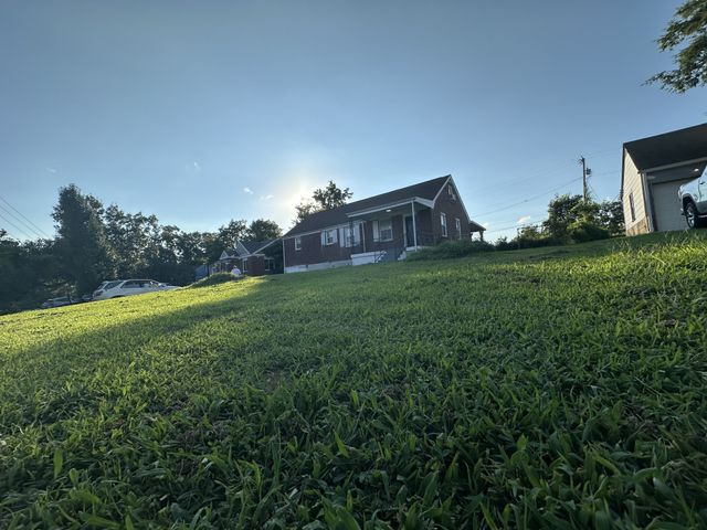 1216 Vultee Blvd, Nashville, TN 37217