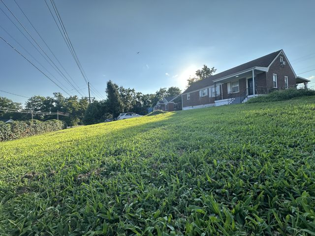1216 Vultee Blvd, Nashville, TN 37217
