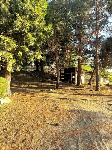 13635 Duxbury Rd, Hesperia, CA 92345