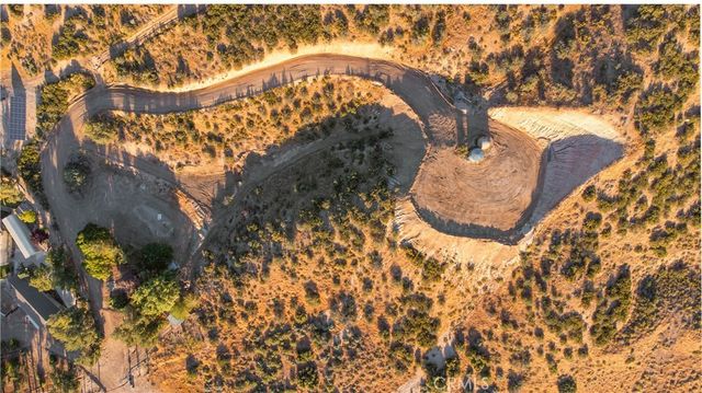 13635 Duxbury Rd, Hesperia, CA 92345
