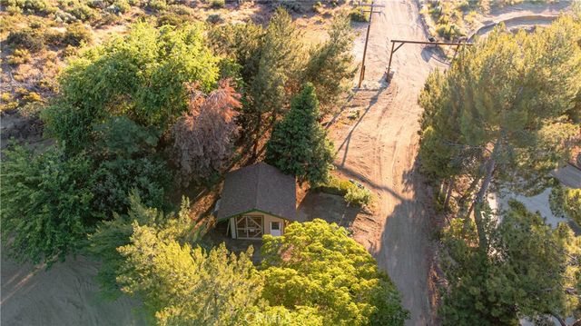 13635 Duxbury Rd, Hesperia, CA 92345