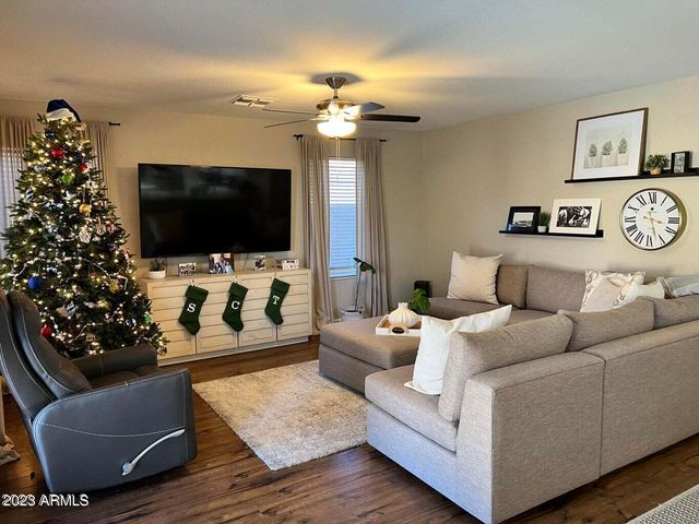 6824 W ROSE GARDEN Lane, Glendale, AZ 85308