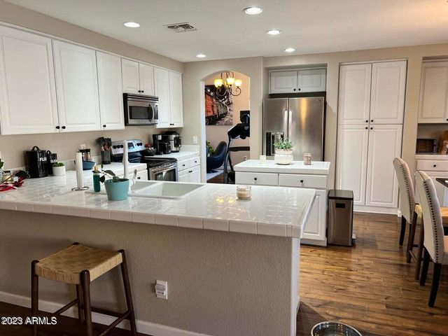 6824 W ROSE GARDEN Lane, Glendale, AZ 85308