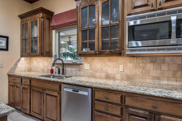 7813 GREENBRIAR Drive, Amarillo, TX 79119