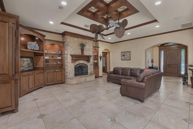7813 GREENBRIAR Drive, Amarillo, TX 79119