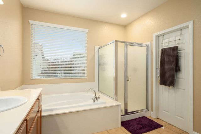 775 S Michelle Avenue, Kerman, CA 93630