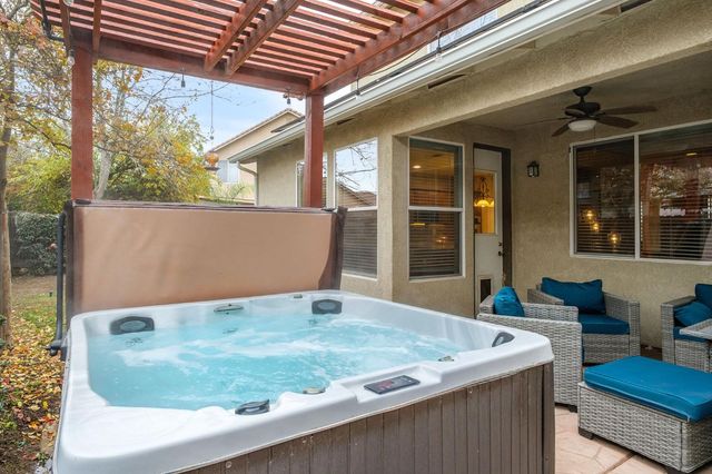 775 S Michelle Avenue, Kerman, CA 93630