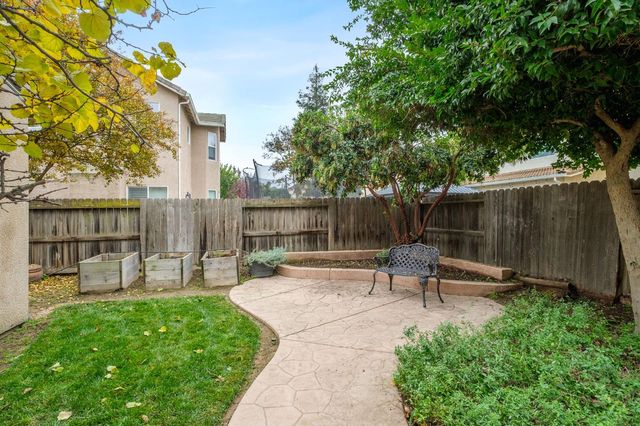 775 S Michelle Avenue, Kerman, CA 93630