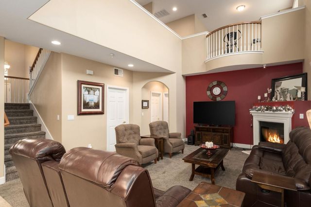 775 S Michelle Avenue, Kerman, CA 93630