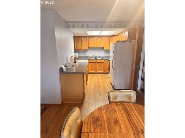 560 MAPLE St, Aumsville, OR 97325