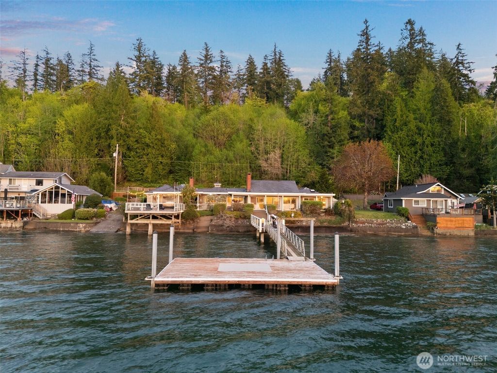 16631 E State Route 106, Belfair, WA 98528