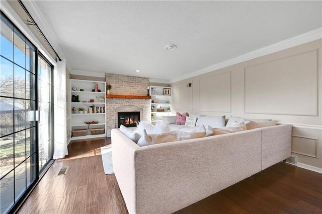 11396 King Street, Overland Park, KS 66210