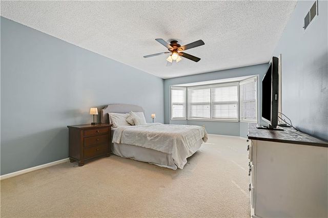 11396 King Street, Overland Park, KS 66210