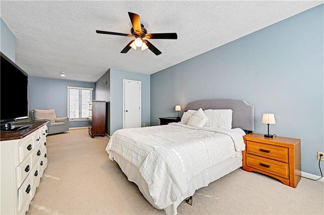 11396 King Street, Overland Park, KS 66210