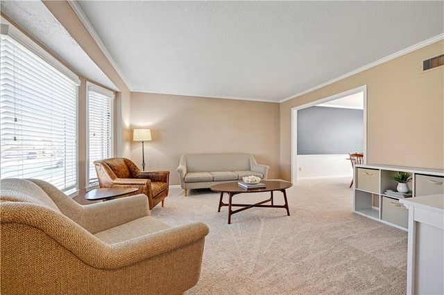 11396 King Street, Overland Park, KS 66210