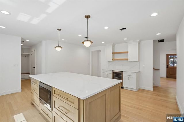 14 Maplewood, Livingston, NJ 07039