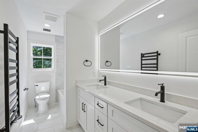 14 Maplewood, Livingston, NJ 07039