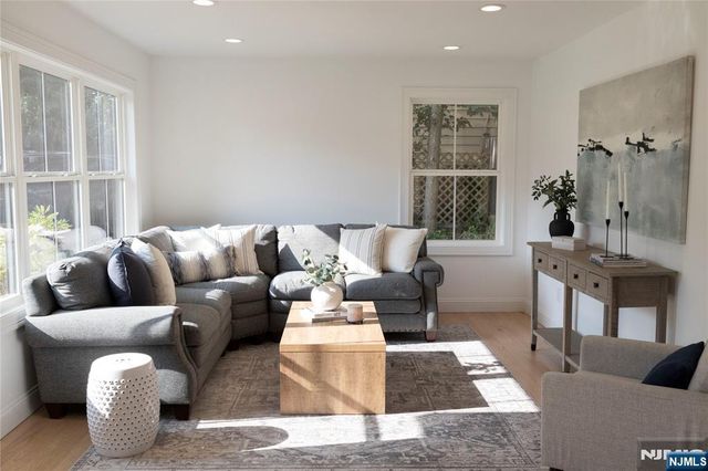 14 Maplewood, Livingston, NJ 07039