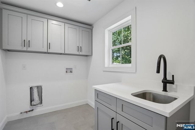 14 Maplewood, Livingston, NJ 07039