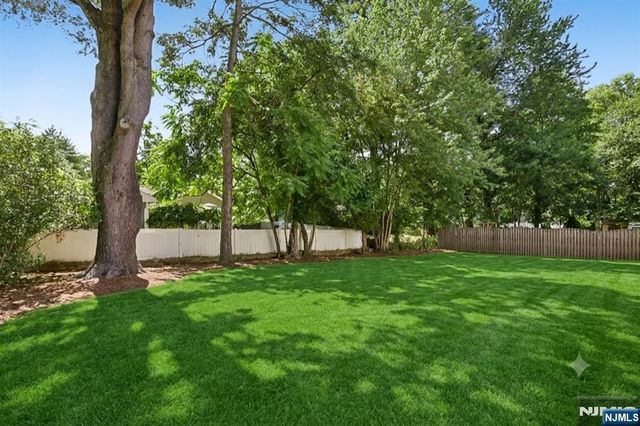 14 Maplewood, Livingston, NJ 07039