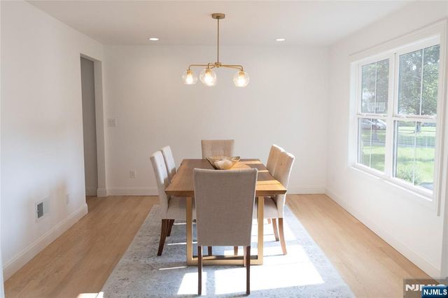 14 Maplewood, Livingston, NJ 07039