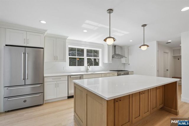 14 Maplewood, Livingston, NJ 07039