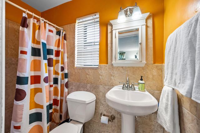 20335 NE 13th Ct, Miami, FL 33179