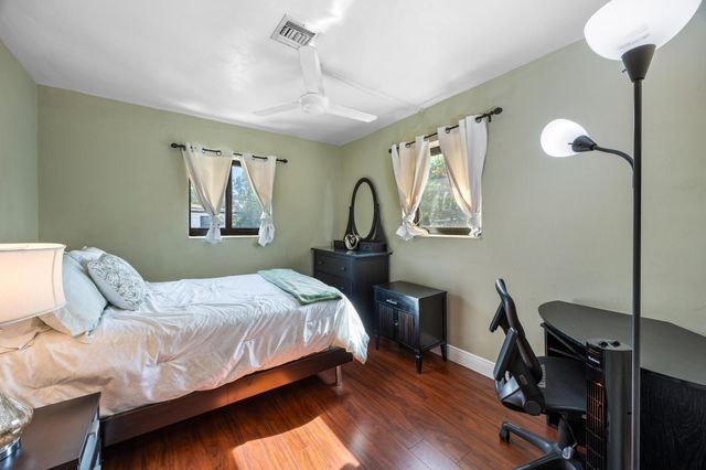 20335 NE 13th Ct, Miami, FL 33179