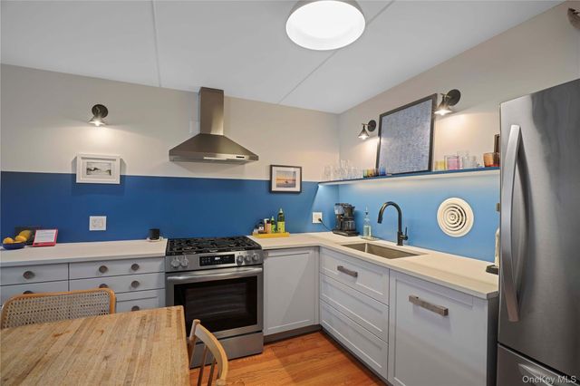 6 Renaissance Court 16B, Brooklyn, NY 11206