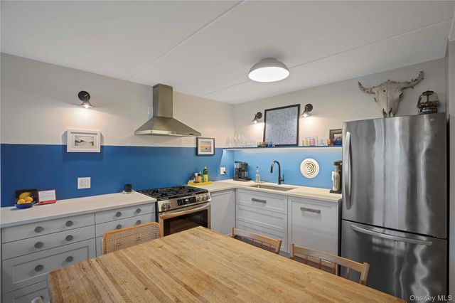 6 Renaissance Court 16B, Brooklyn, NY 11206