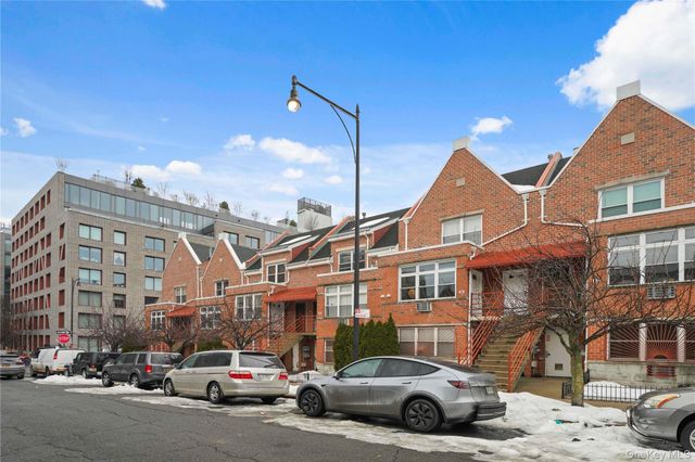 6 Renaissance Court 16B, Brooklyn, NY 11206